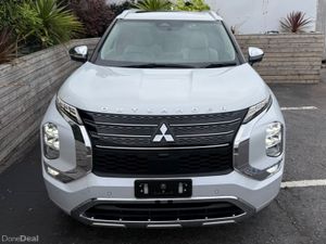 Mitsubishi Outlander 2.4 PHEV / EXCEED WIT PAN ROO - Image 4