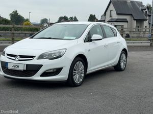 STUNNING Vauxhall (Opel) Astra 2015 1.4 PETROL - Image 3
