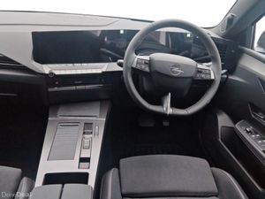 Opel Astra Hybrid GS 1.2 turbo 136hp automatic MY2 - Image 2