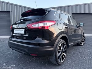 Nissan Qashqai 162’ Premium LOW MILEAGE/HIGH SPEC - Image 4
