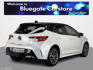 Toyota Corolla HB LUNA SPORT  **FULL BLACK HALF LE - Image 4
