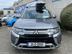 Mitsubishi Outlander G 4WD PHEV AUTOMATIC 2.4 PETR - Image 2