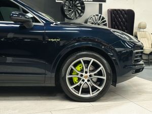 PORSCHE CAYENNE V6 E-HYBRID 4DR AUTO - Image 4