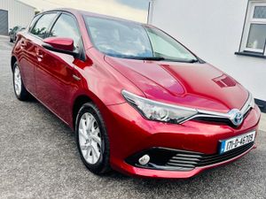 Toyota Auris 2017 PETROL HYBRID LUNA - Image 4