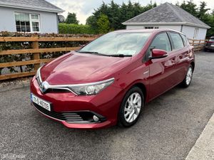 Toyota Auris 2017 PETROL HYBRID LUNA - Image 3