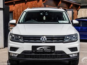 2017 VOLKSWAGEN TIGUAN PAN ROOF - Image 4