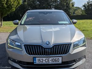 Skoda Superb 4x4 AUTO / LUXURY TOP SPEC /2015 - Image 2