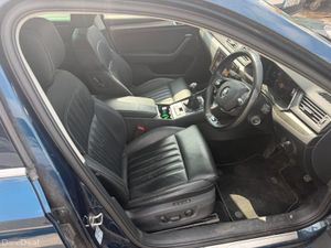 Skoda Superb 2022 D DSG FULL SERVICE HISTORY ! - Image 4
