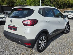 2018 Renault Captur 0.9/Low mls/Warranty - Image 2