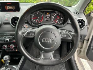 Audi A1 S-LINE PACK 1.0 TFSI AUTO // HEATED SEATS - Image 4