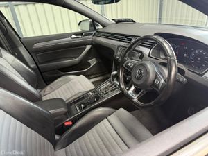 Volkswagen Passat 2017 R-Line Auto Pan Roof - Image 4