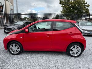 *TINY KM* 2014 (142) Toyota Aygo 1.0 X-Play - Image 4
