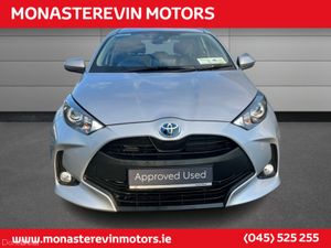 Toyota Yaris HYBRID LUNA 4DR AUTO - LOW MILEAGE - Image 3