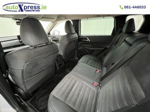 Mitsubishi Outlander PHEV 4WD G, Automatic, Revers - Image 4