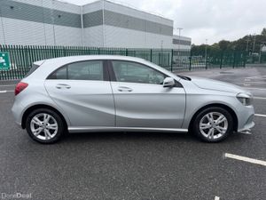 Mercedes-Benz A-Class 1.6 PETROL, AUTOMATIC, LEATH - Image 4