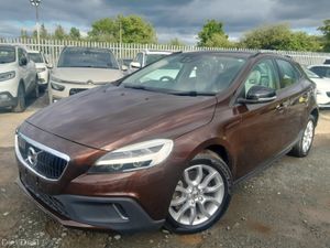 Volvo V40 2.0L Diesel D4 MOMENTUM - Automatic (097 - Image 3