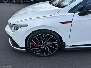 212 Volkswagen Golf GTI CLUBSPORT PANROOF - Image 2