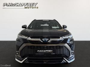 2022 Toyota Corolla Cross Z 1.8 Hybrid, Sunroof - Image 2