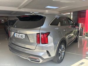 Kia Sorento PHEV K4  7 Seat Auto - Image 3