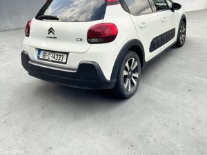 Citroen C3 1.2 petrol PureTech 82 manual Flair - Image 2