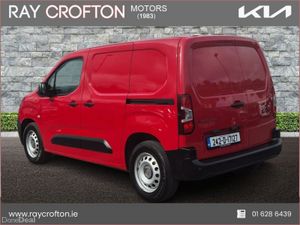 Citroen Berlingo -TOUCH MWB 5 seats 50kWh 136 hp + - Image 4