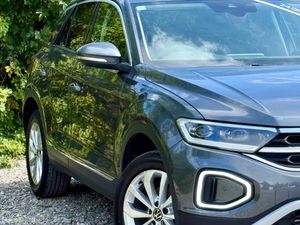 2023 Volkswagen T-Roc Style 1.5 TSI 150HP DSG Auto - Image 3