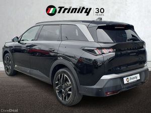 Peugeot 5008 DIRECTORS CAR** 1.2 MHEV 145BHP ** AL - Image 3