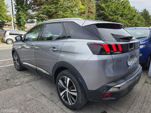 2017 PEUGEOT 3008 ALLURE 1.2 PETROL MANUAL 130BHP - Image 4