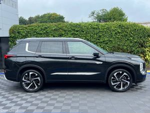 Mitsubishi Outlander 7-SEATER 2.4 HYBRID AUTO ** H - Image 2