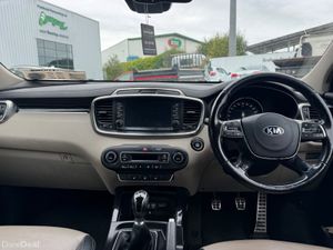 Kia Sorento 2019 platinum model  seater - Image 4