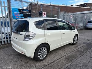Honda fit  Automatic Hybrid 2012 - Image 4