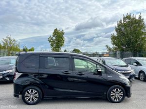 HONDA FREED 1.5 PETROL HYBRID AUTOMATIC 6 SEATER - Image 4