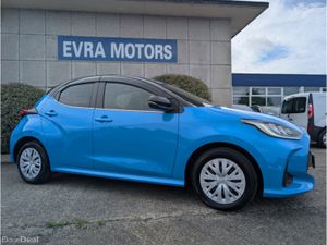 Toyota Yaris Z HYBRID AUTOMATIC 1.5 PETROL //LOW M - Image 3