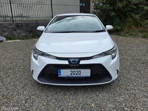 2020 Toyota Corolla Hybrid Saloon - Image 4