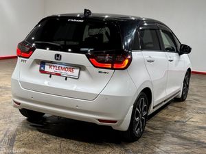 Honda Fit 1.5 HYBRID AUTOMATIC - WHITE/BLACK TWO T - Image 4