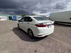 Honda Grace 1.5 Hybrid Petrol Auto 2015 - Image 4
