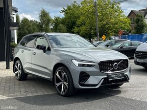 Volvo XC60 T6 Ultra Dark AWD PHEV--Ventilated Napp - Image 3
