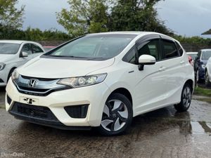 HONDA FIT 1.5L HYBRID AUTOMATIC 2015 69000KM ONLY - Image 3