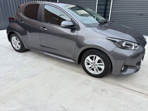 2023 Toyota Yaris Luna 1.5 Hybrid Automatic - Image 2