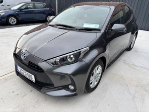 2023 Toyota Yaris Luna 1.5 Hybrid Automatic - Image 3