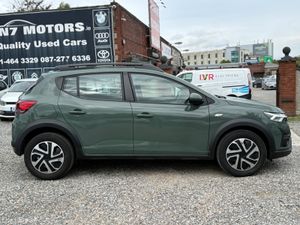 2025 Dacia Sandero Stepway EXPRESSION TCE - Image 2