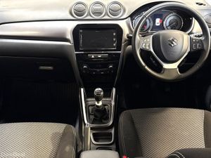Suzuki Vitara 1.4 Hybrid SZ4 MT - Image 2