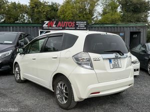 12 HONDA FIT 1.3 HYBRID - Image 4