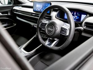 Jeep Avenger E-Summit 54kWh 155HP - Image 2
