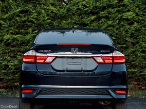 Honda Grace 1.5 2018 with Alloys & Carplay screen - Image 4