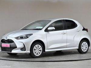 Toyota Yaris 1.5 PETROL HYBRID**REVERSE CAM** - Image 4
