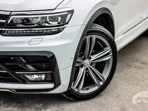 2020 VOLKSWAGEN TIGUAN R-LINE ALLSPACE - Image 3