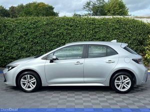 Toyota Corolla LUNA 1.8 HYBRID AUTO // REVERSE CAM - Image 3