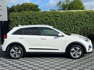 Kia e-Niro 2 EV // KIA SERVICE HISTORY // REVERSE - Image 2