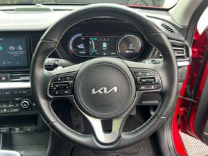 Kia e-Niro 2 EV 64KWH // SERVICE HISTORY // HALF L - Image 4